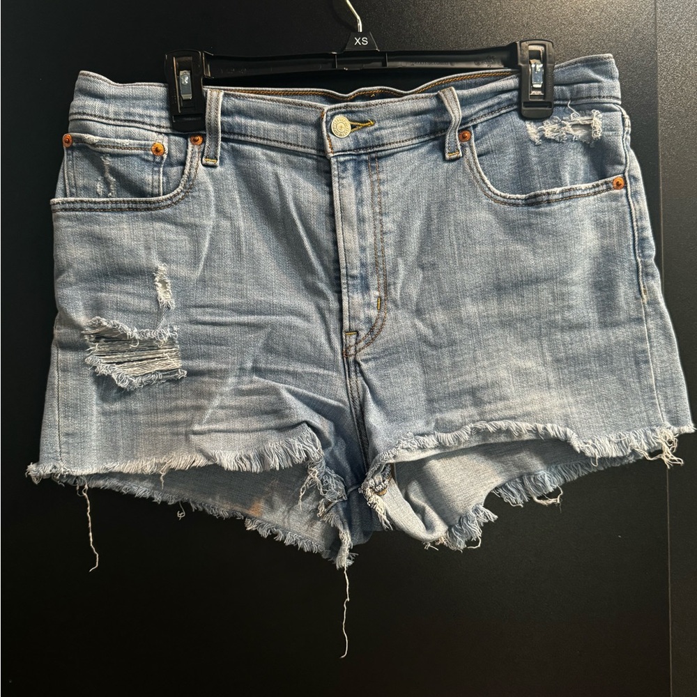 LEVI’S shorts